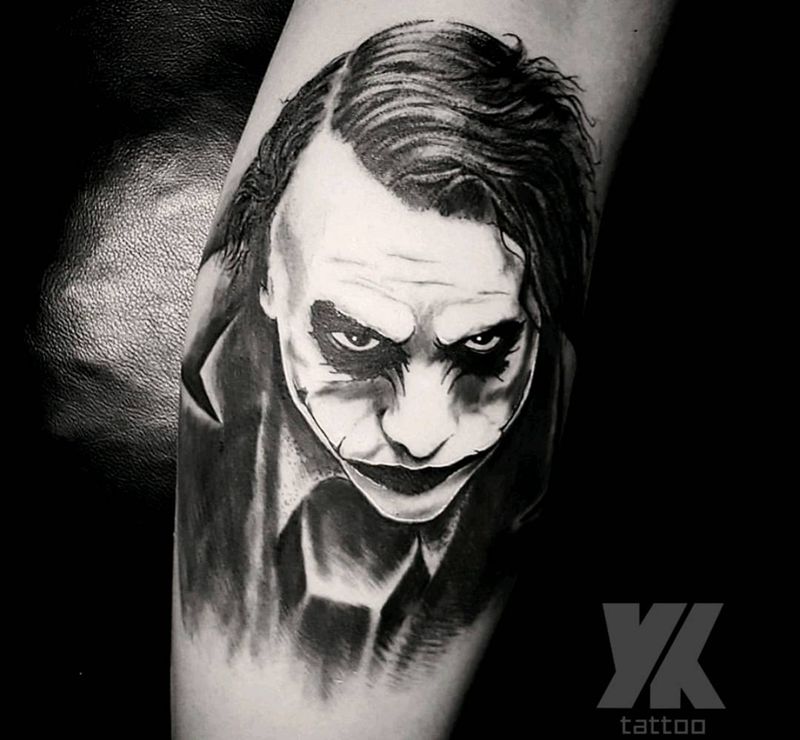 黑灰小丑纹身图片