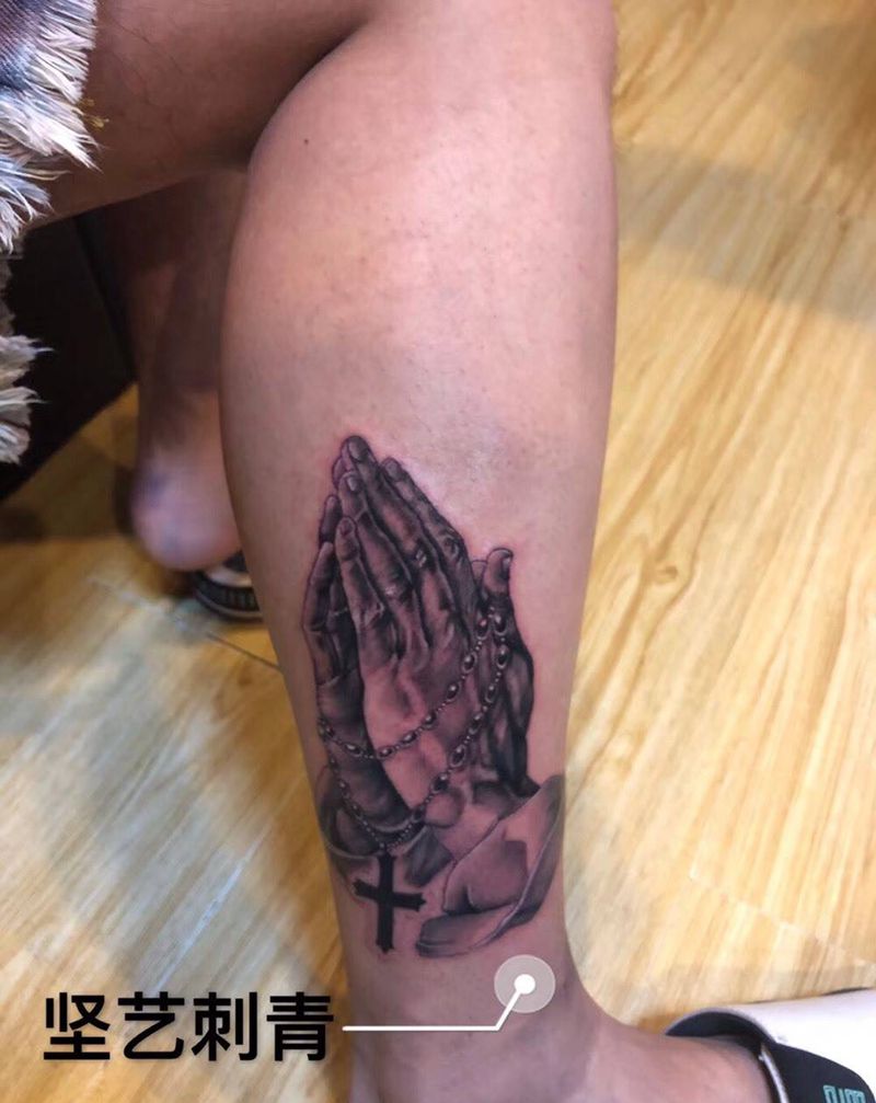 祈祷之手纹身图片_成品写实欧美纹身图案