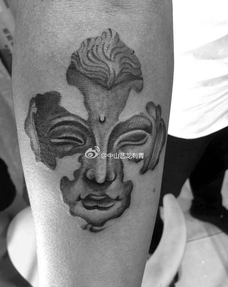 佛脸纹身图片_成品腿部传统鬼神纹身图案