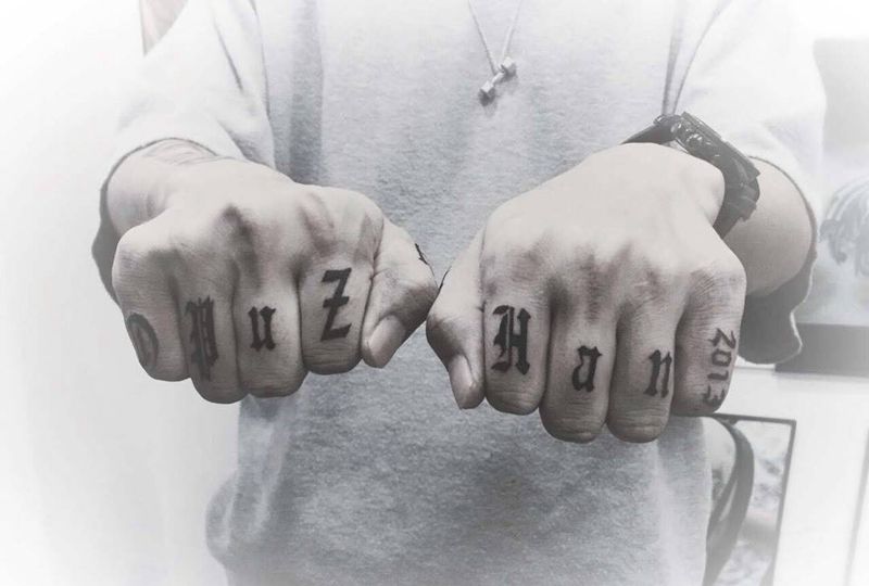 手指英文纹身图片_手部欧美字符清新纹身图案