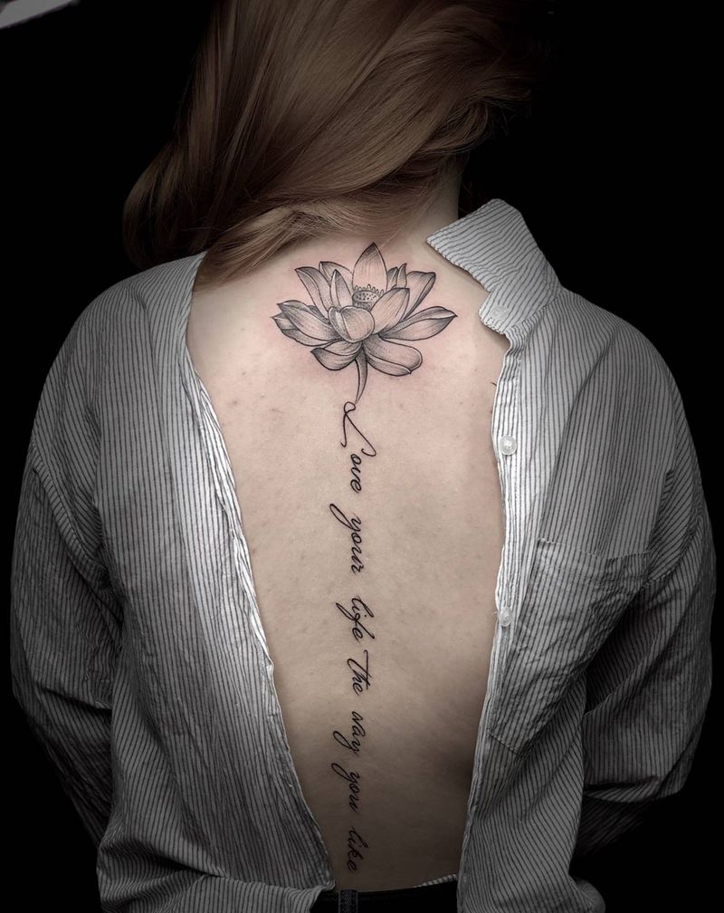 小清新莲花纹身图片_肩部几何花纹身图案