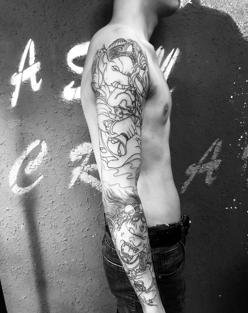 花臂线条纹身图片_手臂新传统老传统大黑天纹身图案