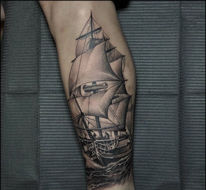帆船纹身图片_腿部Old School纹身图案