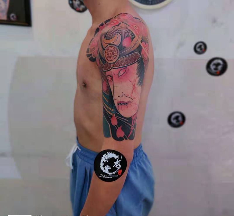 半甲纹身图片_肩部新传统纹身图案