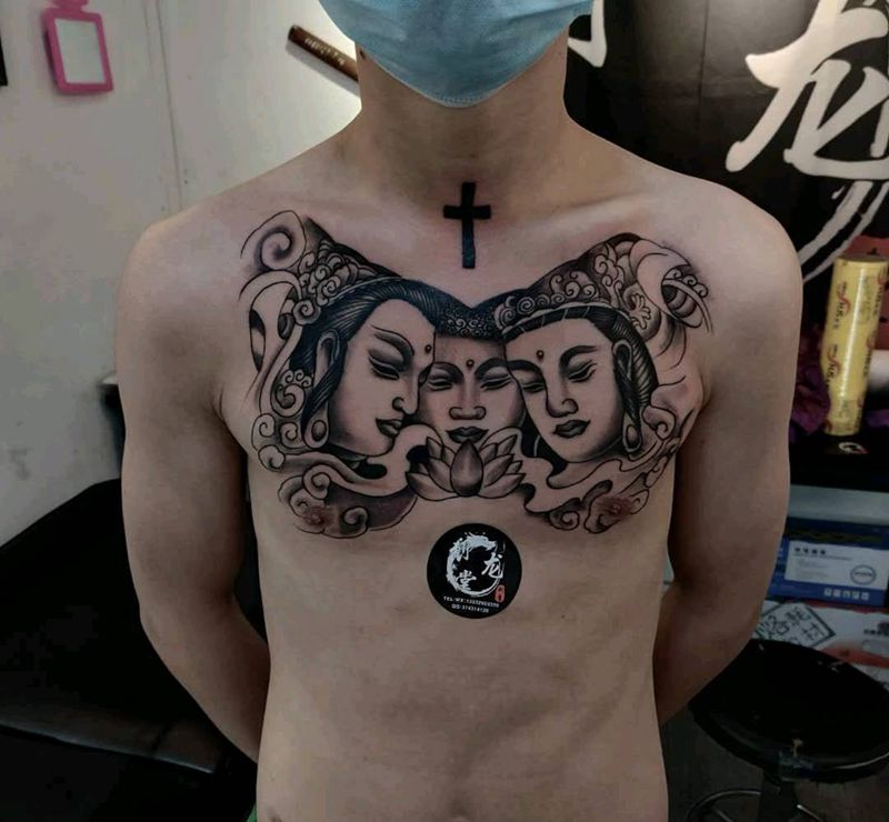 三面佛纹身图片_胸部纹身图案