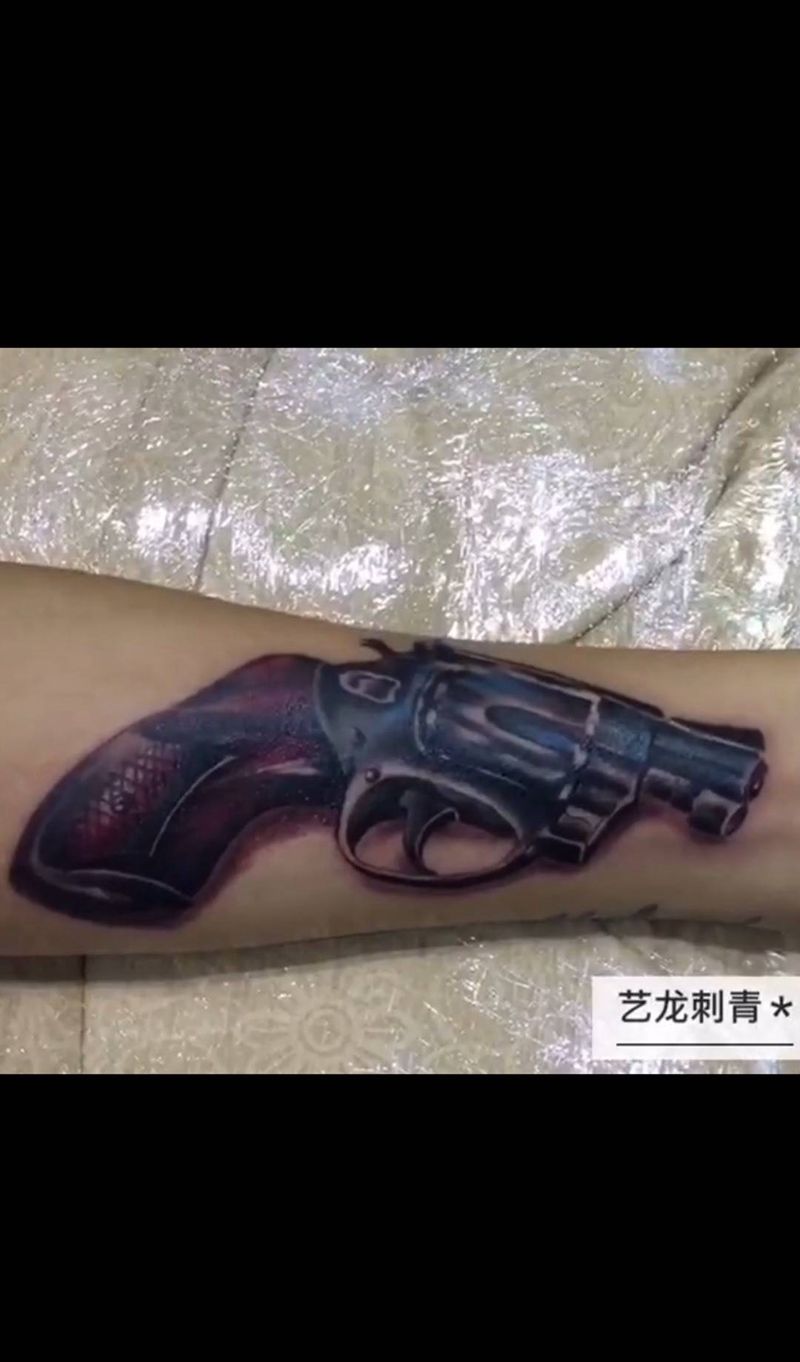 枪纹身图片