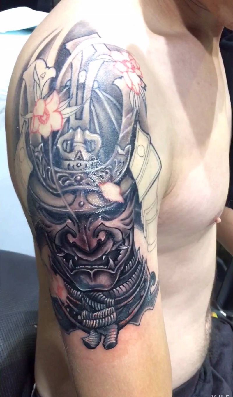 盖图腾的（鬼武士）未完成纹身图片