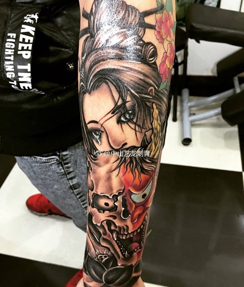 小臂艺妓般若纹身图片_成品手臂手部传统鬼神植物纹身图案