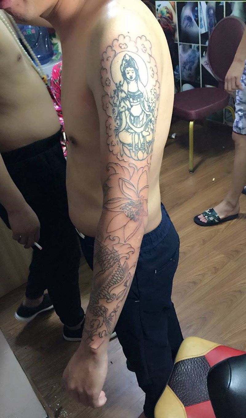 小花臂线条待上色纹身图片