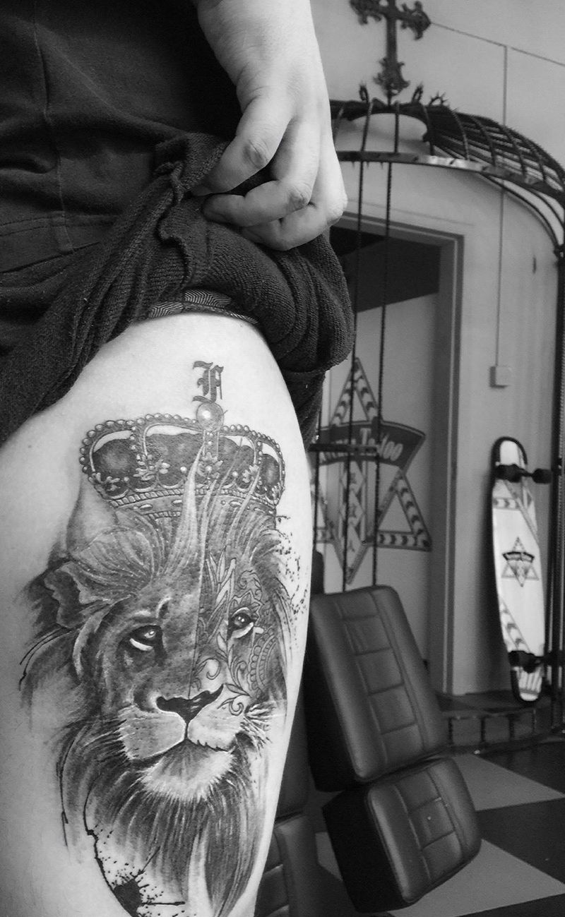 傲娇的lioning纹身图片