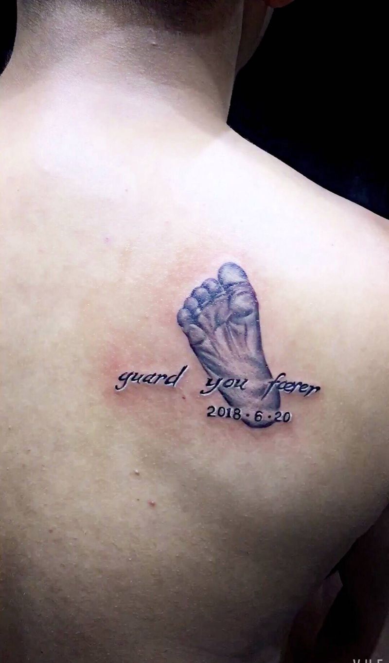 父爱（小脚丫子）一枚纹身图片