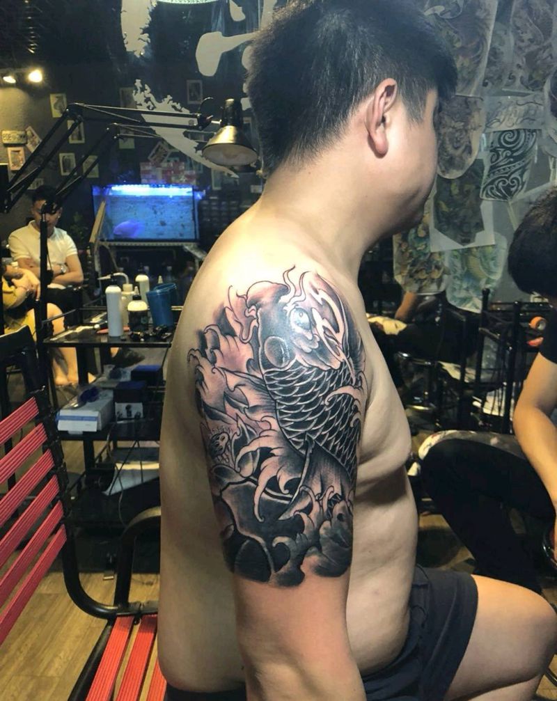 鲤鱼遮盖纹身图片