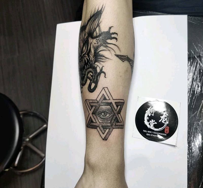六芒星纹身图片_手臂纹身图案