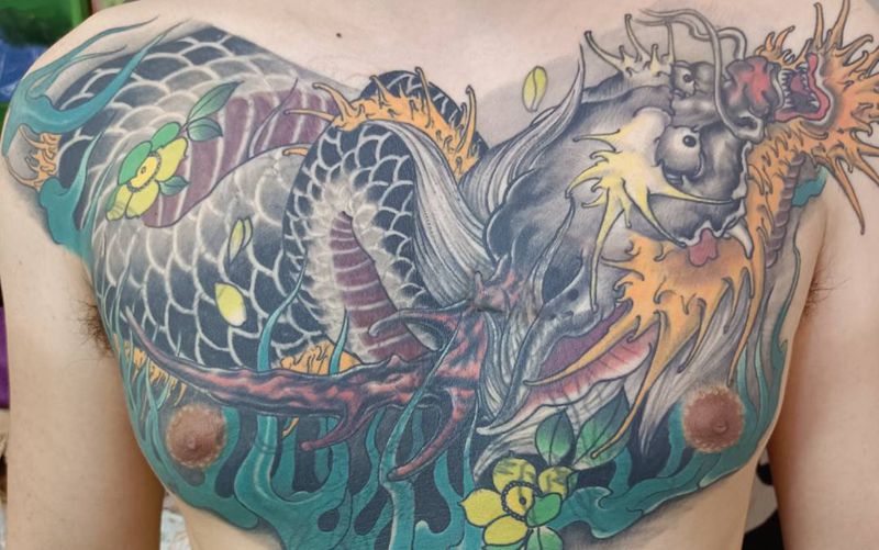 胸口遮盖恢复好的效果纹身图片_胸部新传统纹身图案