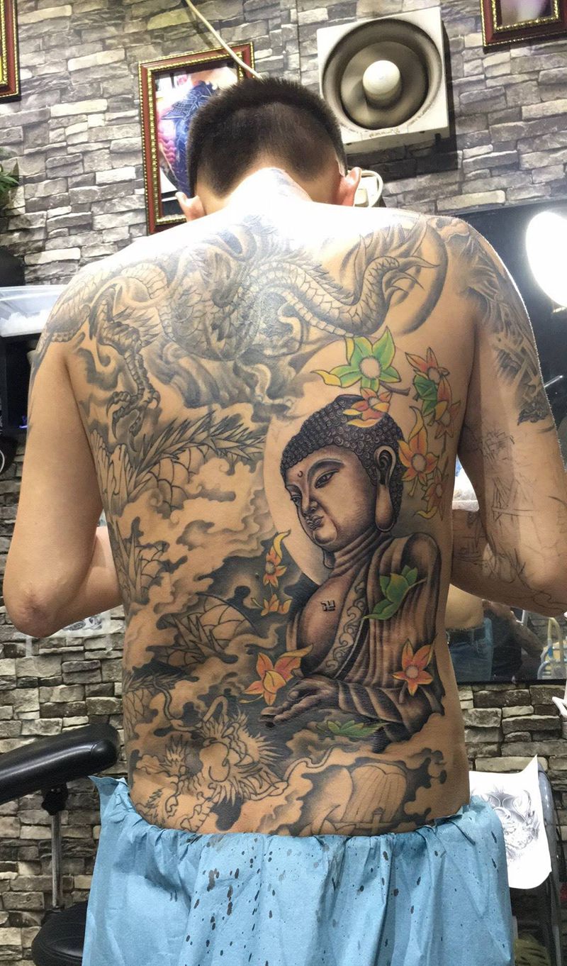 一个添加修改的满背（未完成）纹身图片