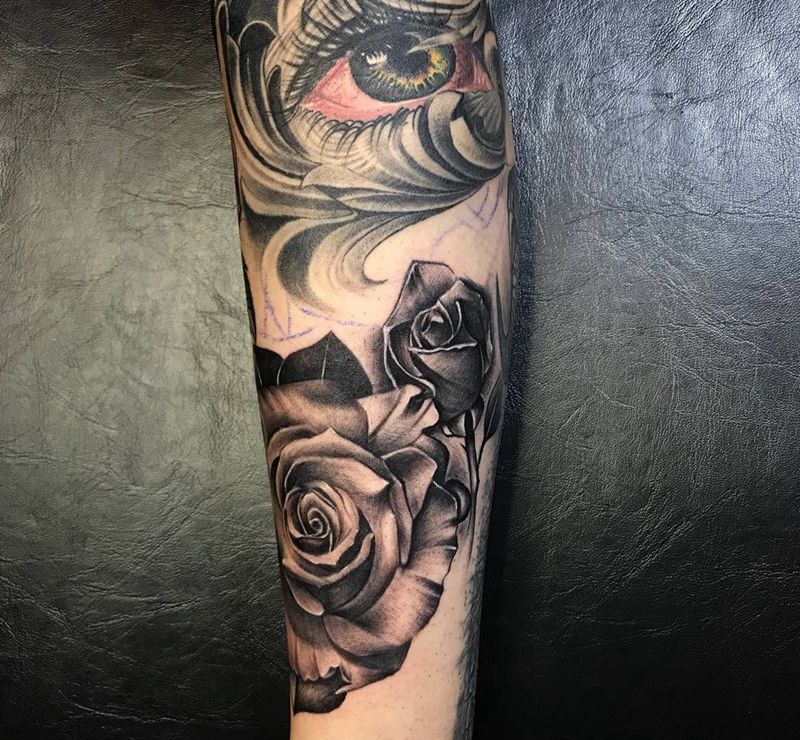 玫瑰纹身图片_脚部欧美写实纹身图案