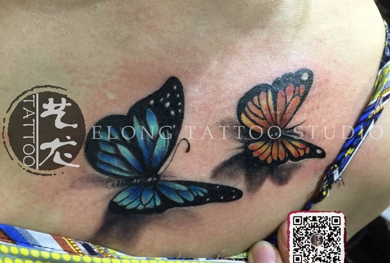 蝴蝶纹身图片_成品胸部清新写实动物纹身图案