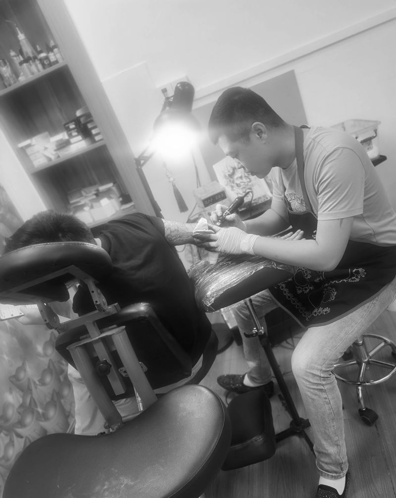 工作照纹身图片_手臂新传统纹身图案