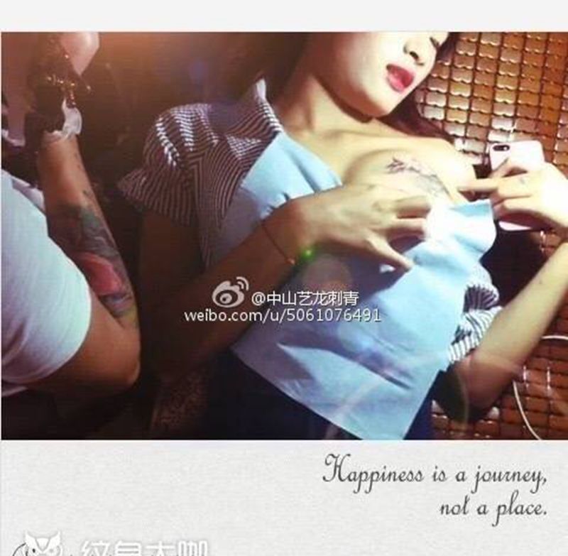 #胸部玫瑰纹身#纹身图片_胸部传统植物纹身图案