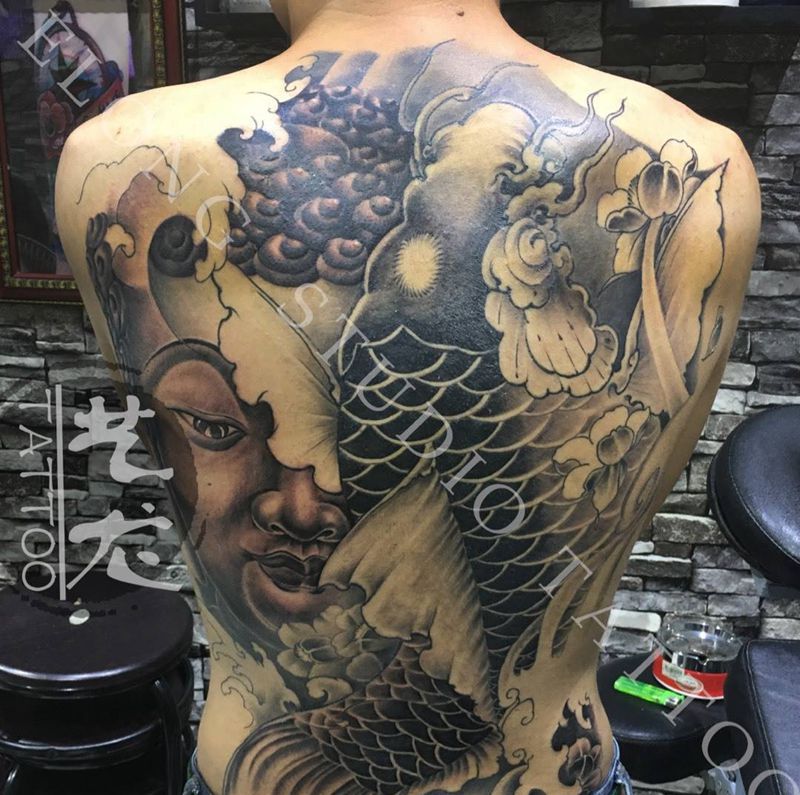 佛与鱼纹身图片_成品背部传统鬼神纹身图案