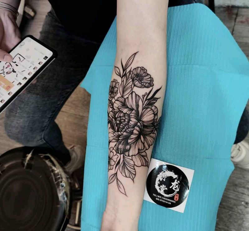 素花纹身图片_手臂纹身图案