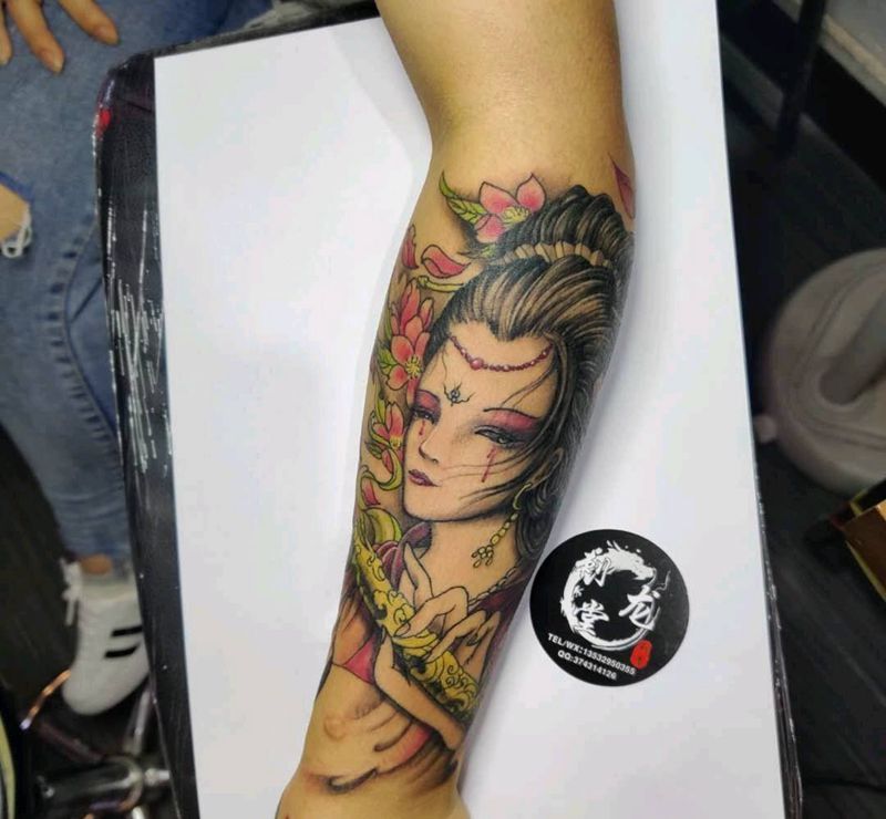 艺伎纹身图片_手臂新传统纹身图案