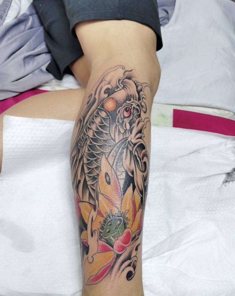 鲤鱼纹身图片_腿部新传统纹身图案