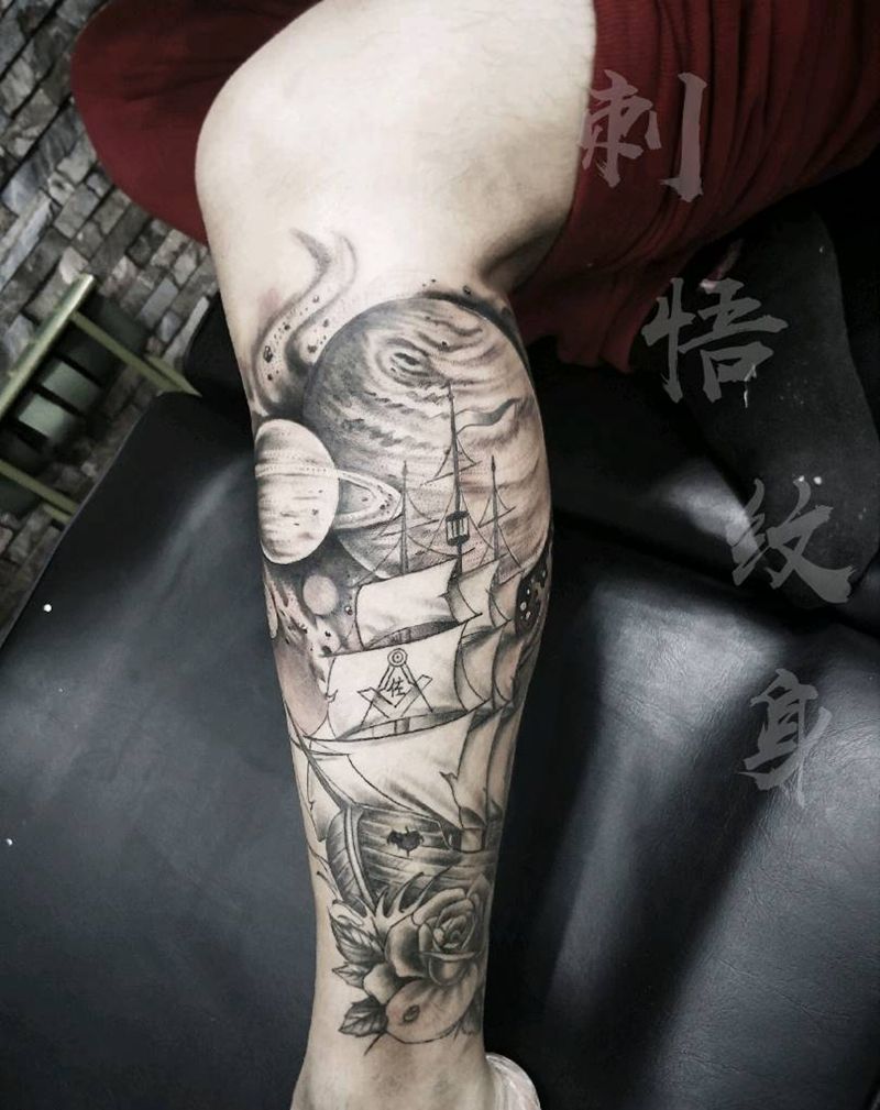 星球衔接纹身图片