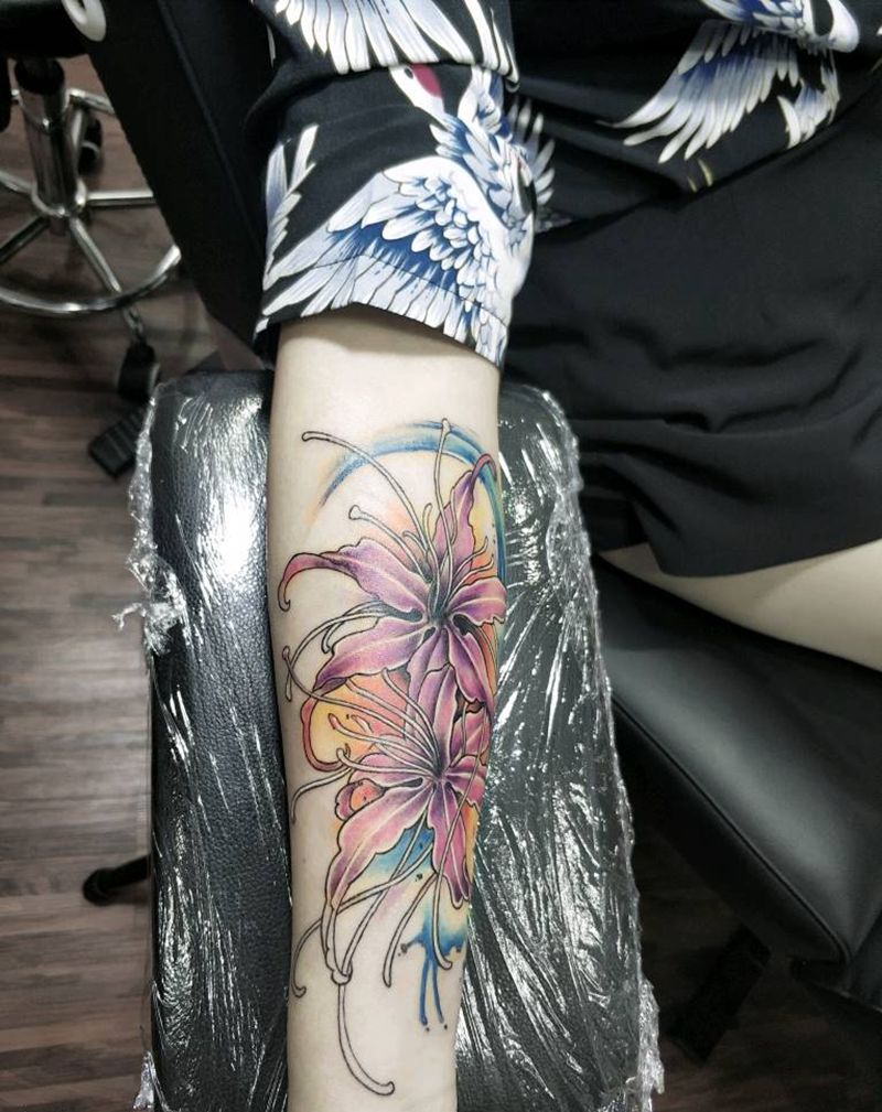 水彩彼岸花纹身图片_手臂水彩水墨纹身图案