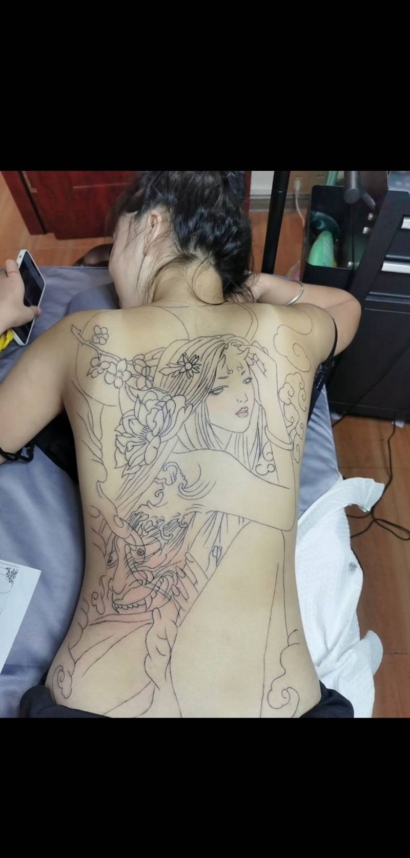 艺妓未完成纹身图片_背部新传统纹身图案