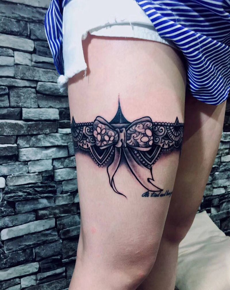 暗黑蕾丝纹身图片_腿部纹身图案