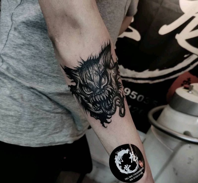 怪物纹身图片_手臂纹身图案