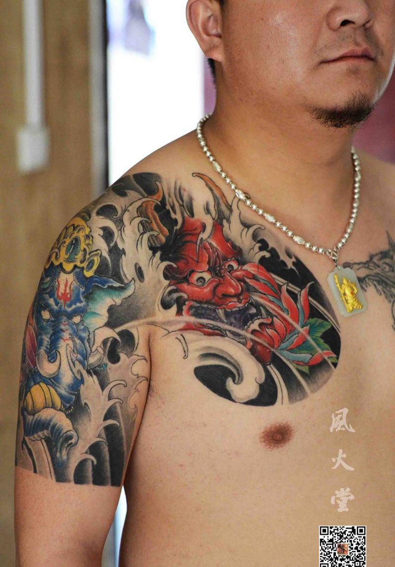 半甲纹身恢复半年后纹身图片_成品胸部手臂传统鬼神宗教纹身图案