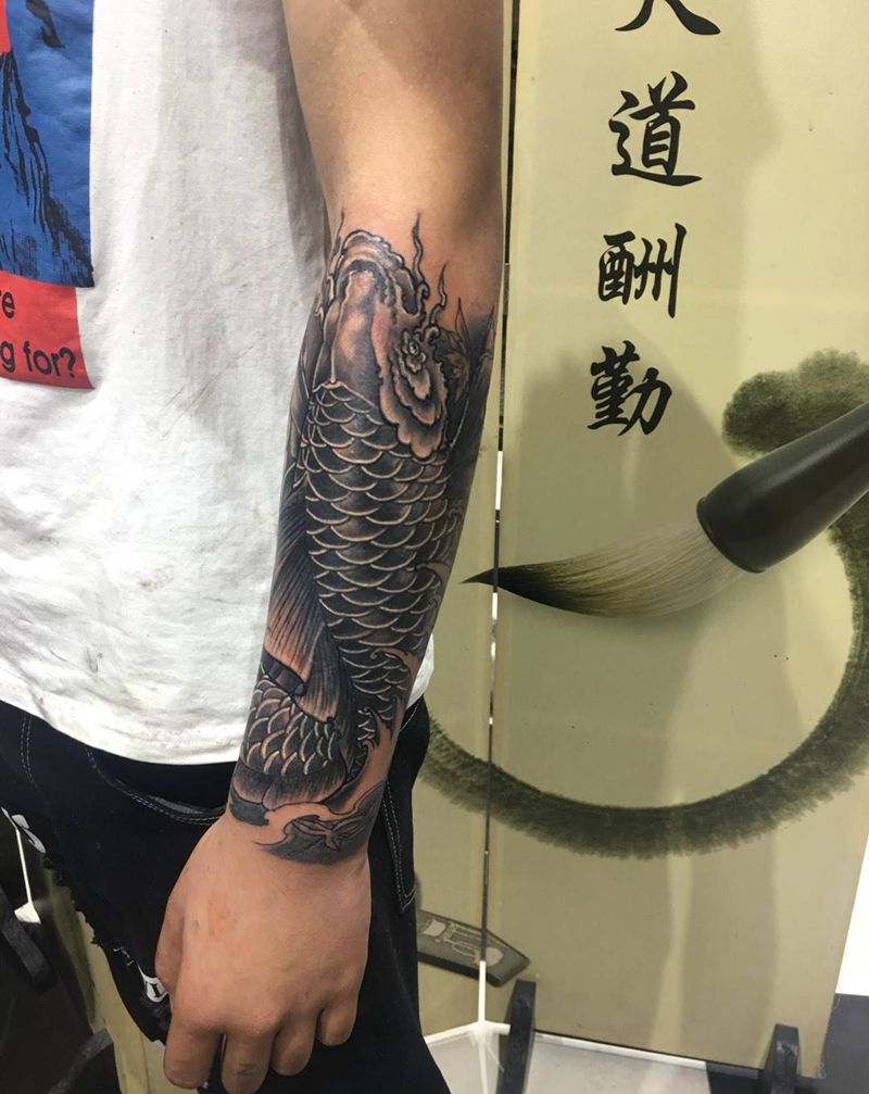 鲤鱼遮盖纹身图片