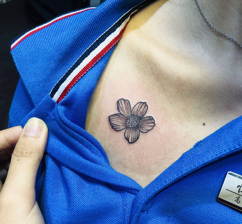 小清新发发纹身图片_胸部点刺纹身图案