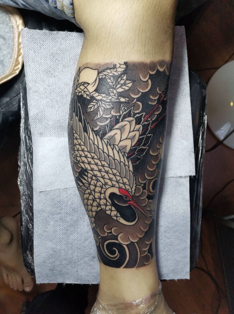 鹤纹身图片_腿部老传统纹身图案