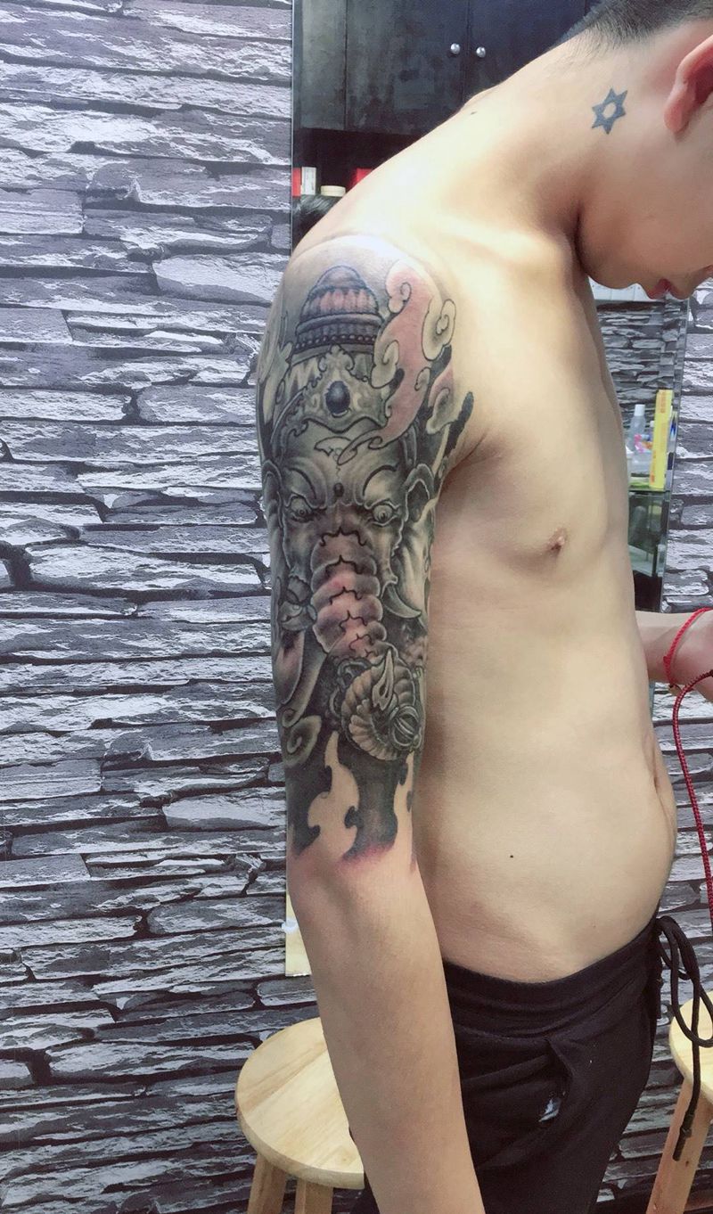 黑灰象神纹身图片