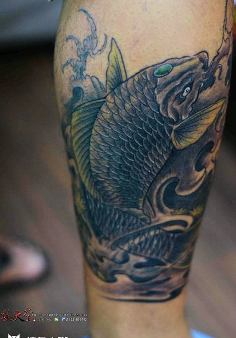 鲤鱼纹身纹身图片_腿部传统动物成品纹身图案