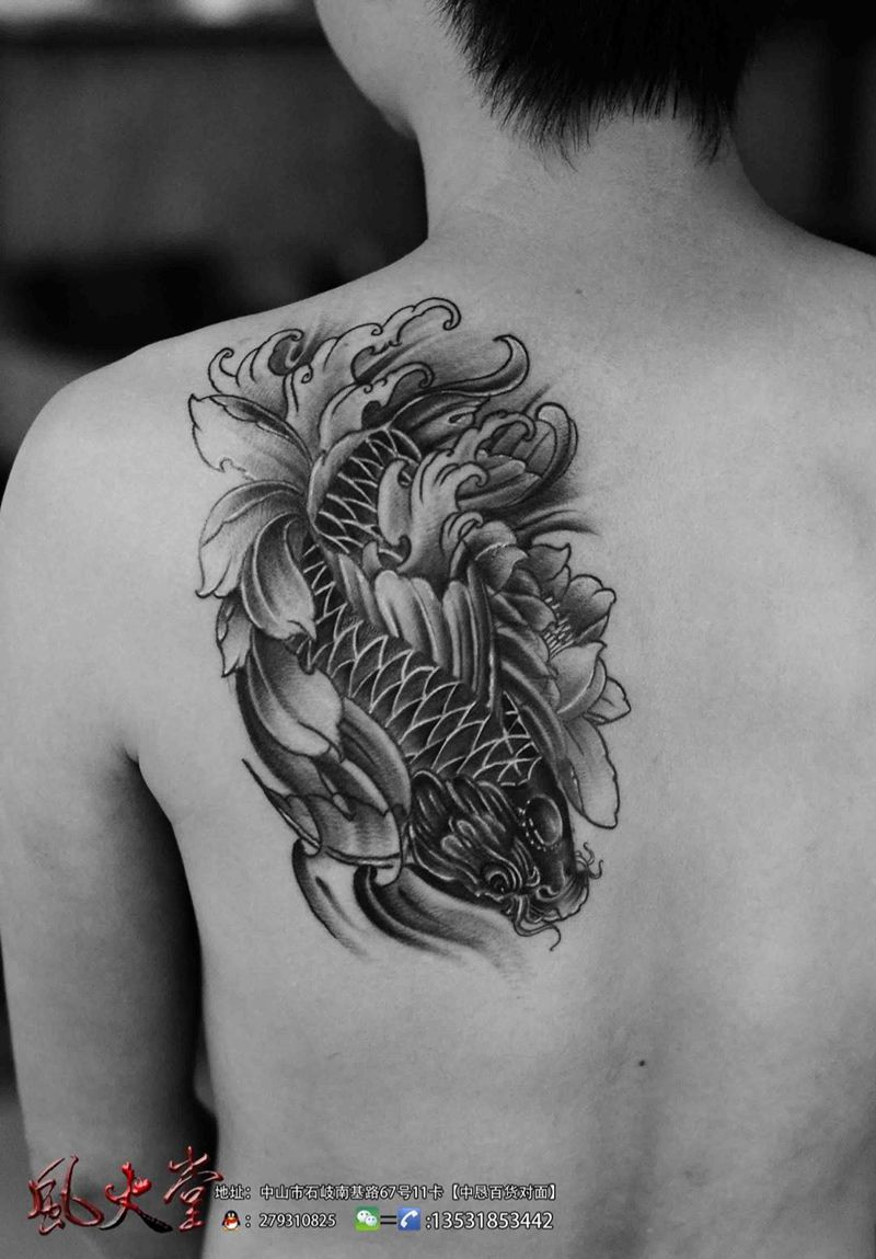 鲤鱼纹身纹身图片_成品背部传统动物纹身图案