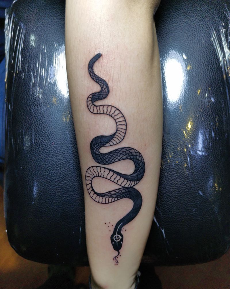 暗黑小蛇纹身图片_手部纹身图案