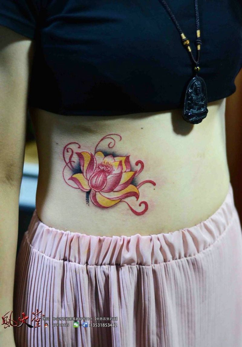 莲花纹身纹身图片_成品腹部传统植物纹身图案