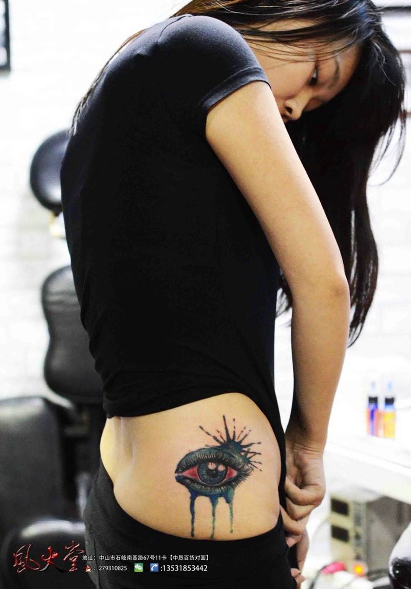眼睛纹身纹身图片_成品腰部清新写实原创纹身图案