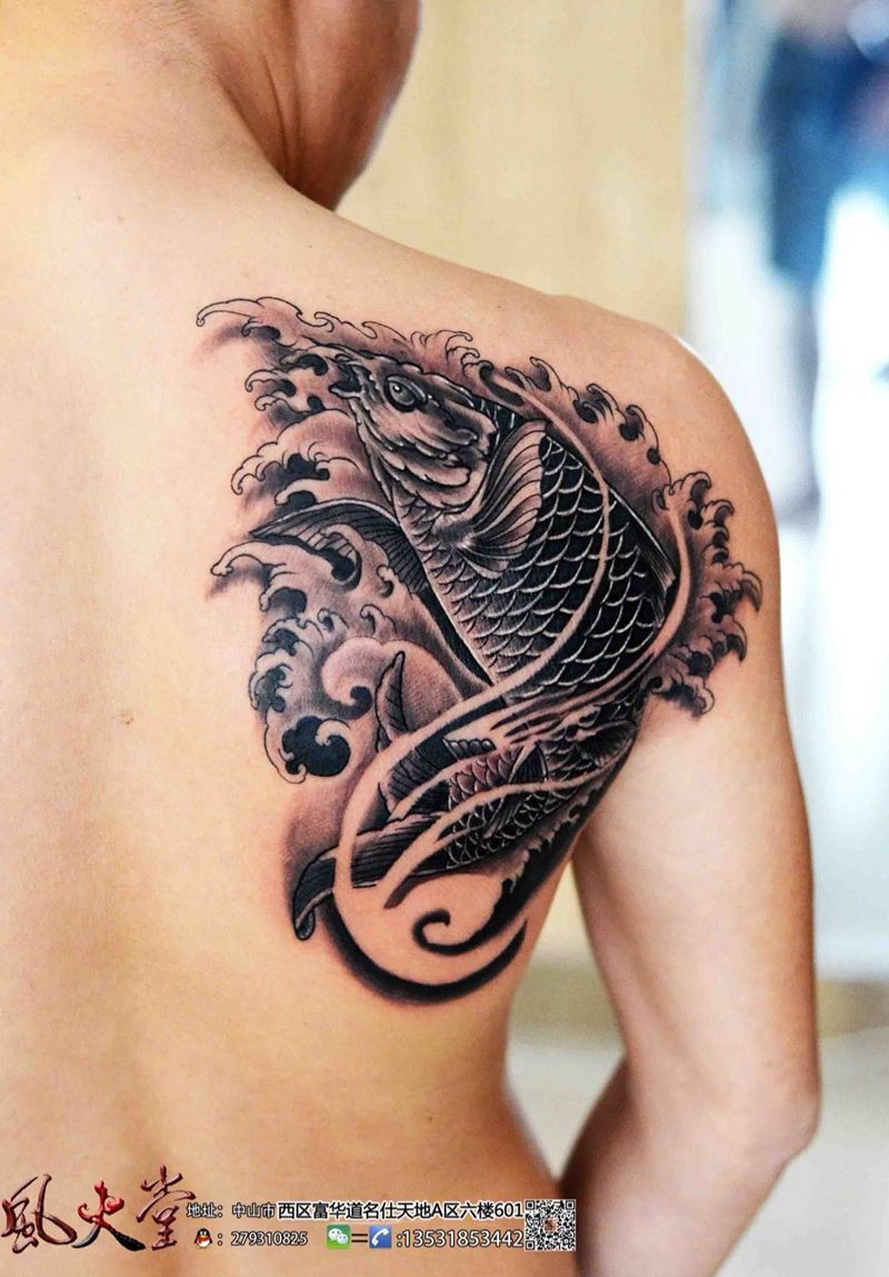 鲤鱼纹身纹身图片_成品肩部传统动物纹身图案