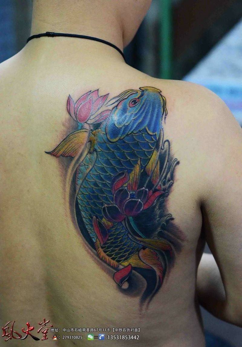 鲤鱼纹身纹身图片_成品背部传统动物植物纹身图案