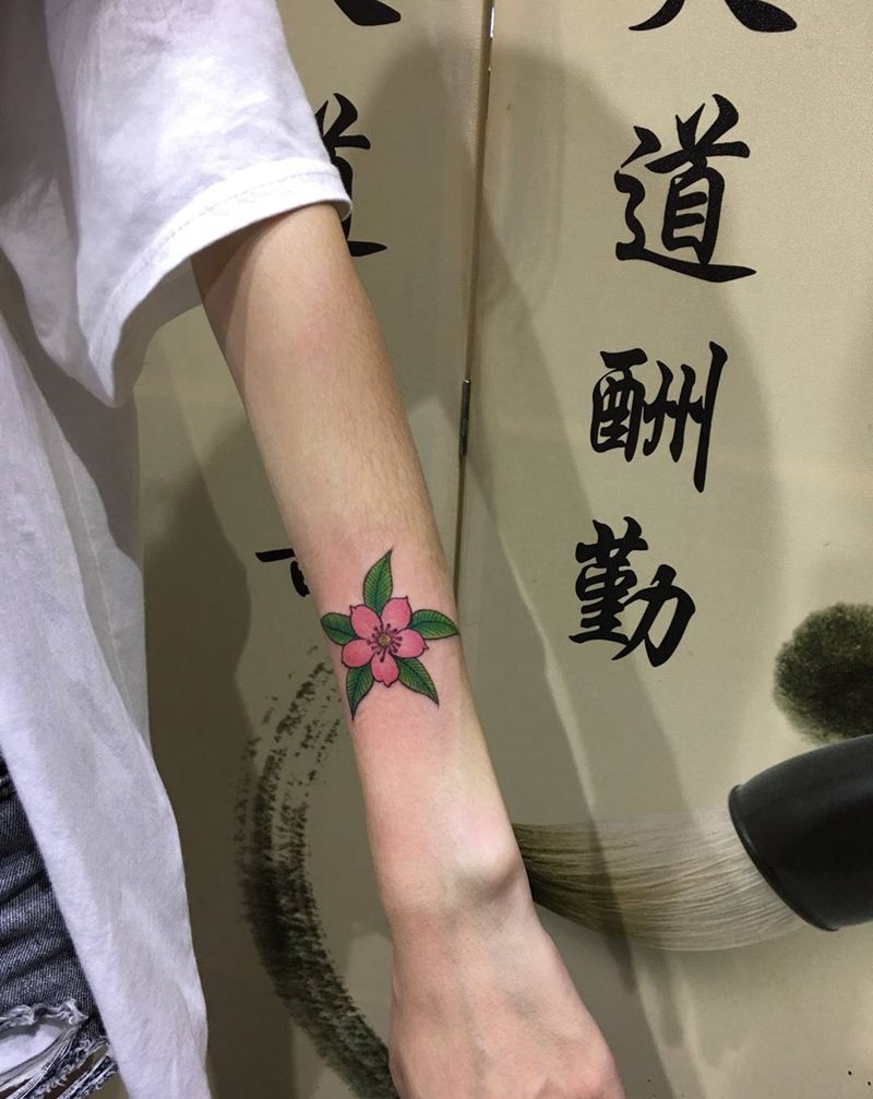 樱花遮盖黑痣纹身图片