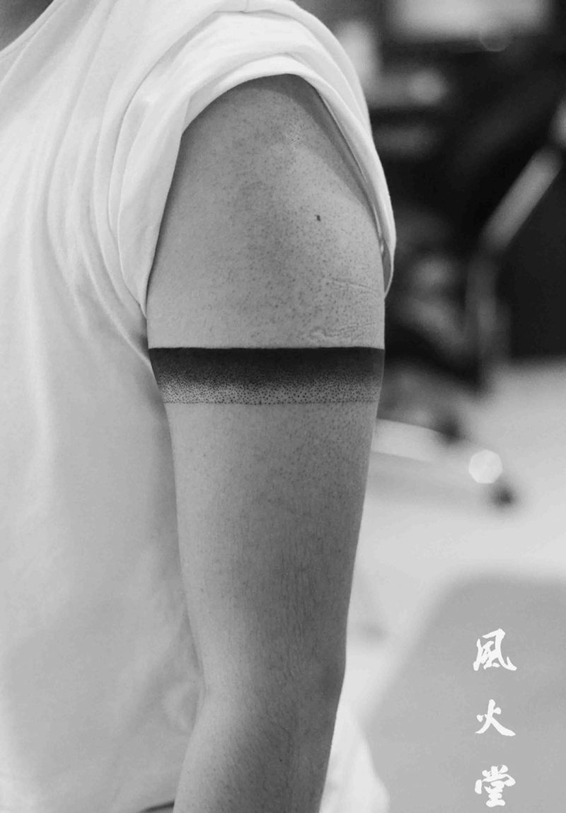 点刺环臂纹身图片_成品手臂清新几何纹身图案