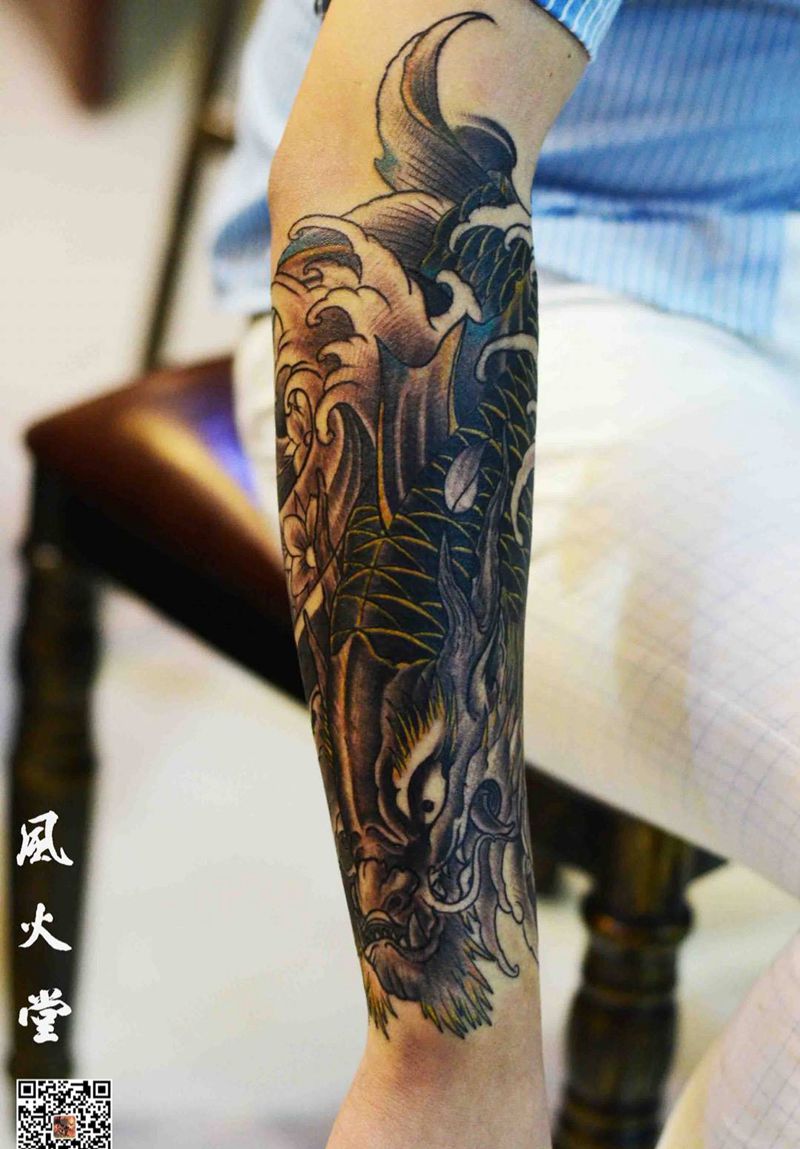 鳌纹身纹身图片_成品腿部传统动物纹身图案