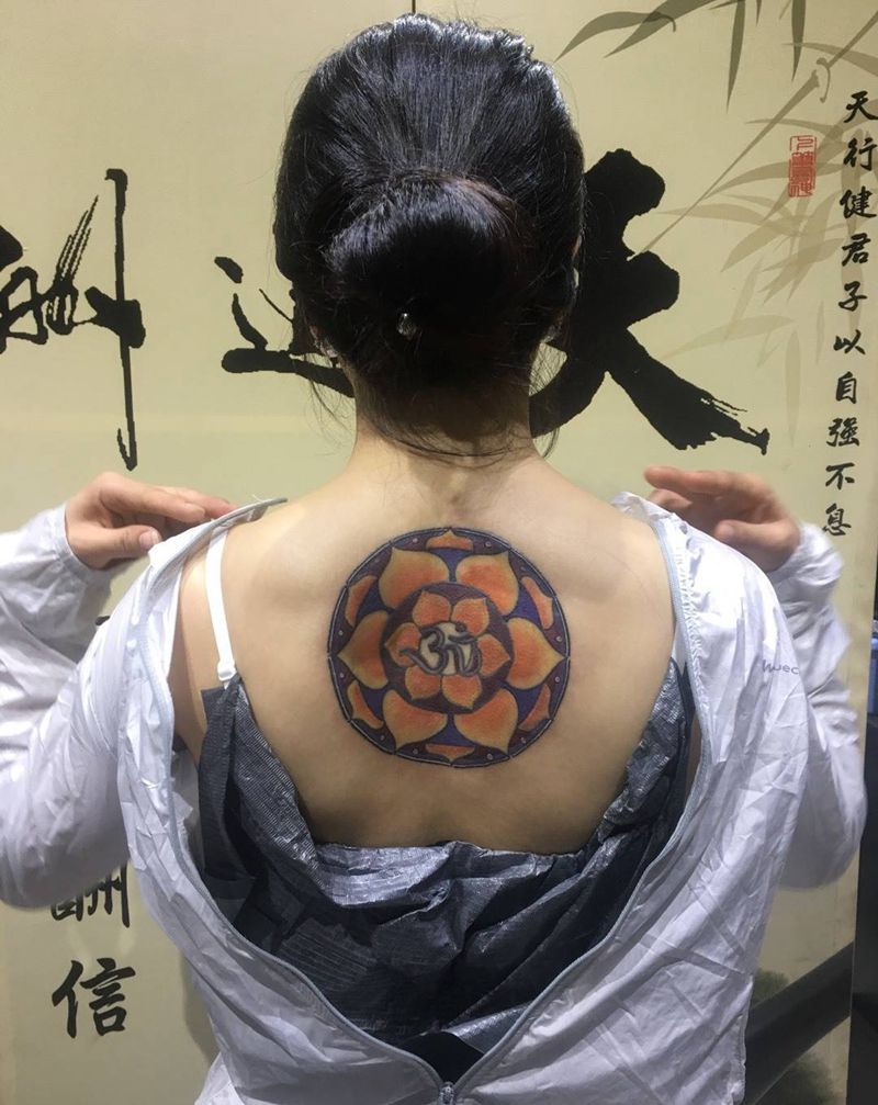后背曼陀罗纹身图片