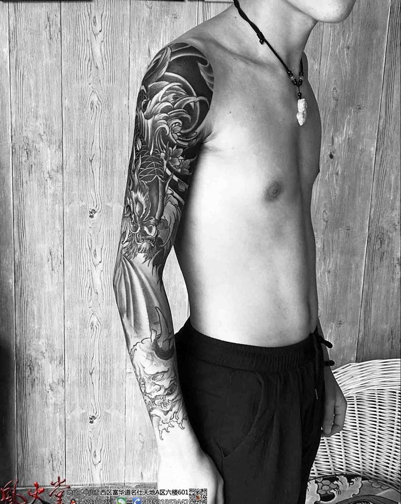 花臂纹身纹身图片_成品手臂传统动物纹身图案