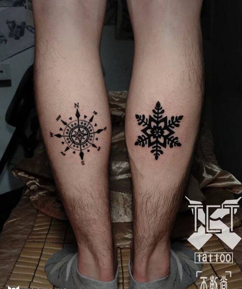 雪花指南针纹身图片_成品脚部图腾纹身图案